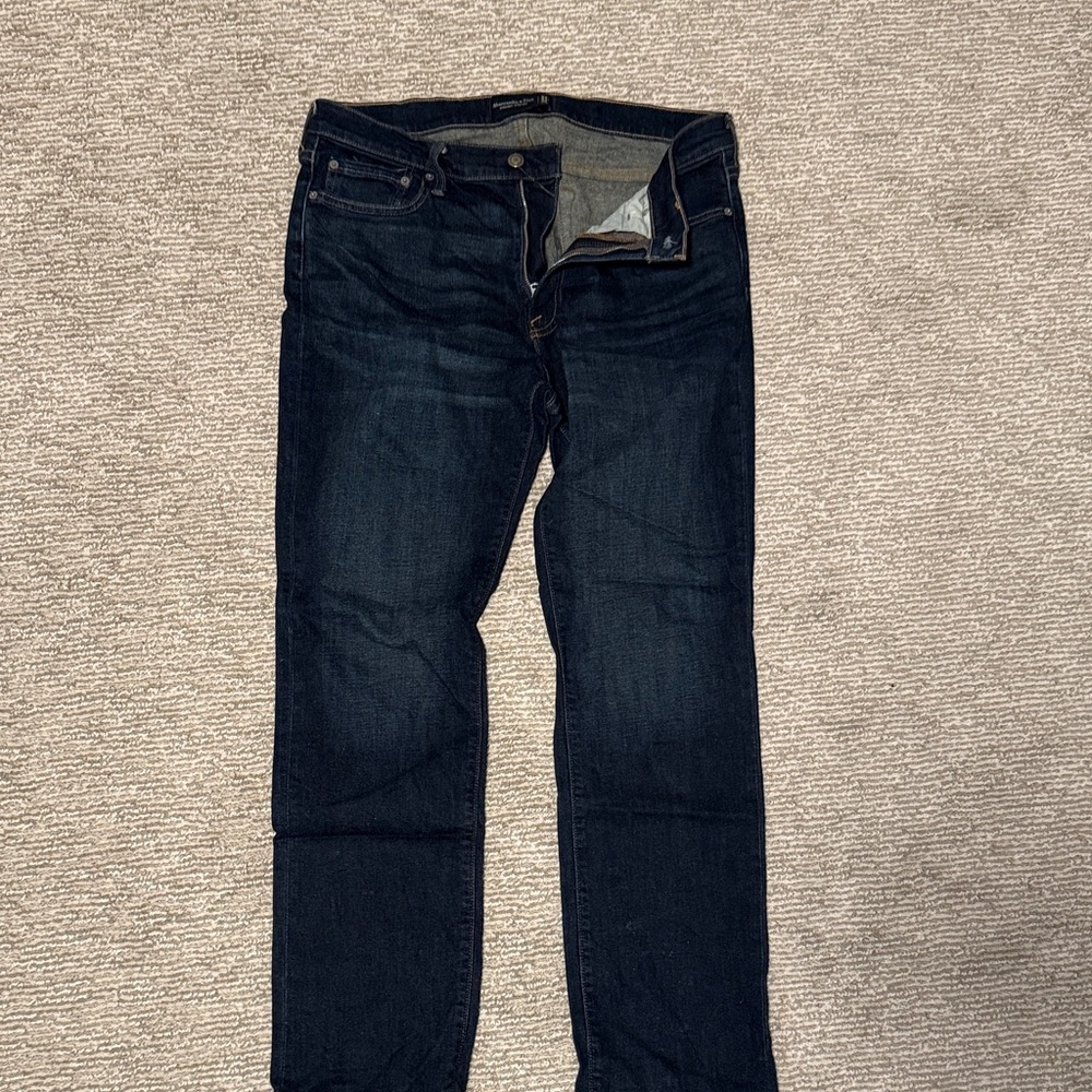 Abercrombie & Fitch Men's Dark Blue Wash Straight Jeans